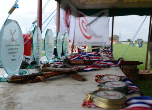 knife_throwing_medals